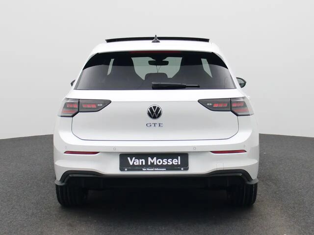 Фольксваген Golf GTE 2025 в Европе на Automoto.ua Белый Фольксваген Golf GTE, объемом двигателя 1.5 л и пробегом 26 тыс. км за 55800 $, фото 4 на Automoto.ua