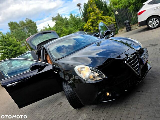 Альфа Ромео Джульетта 2010 в Европе на Automoto.ua Черный Альфа Ромео Джульетта, объемом двигателя 1 л и пробегом 214 тыс. км за 6030 $, фото 14 на Automoto.ua