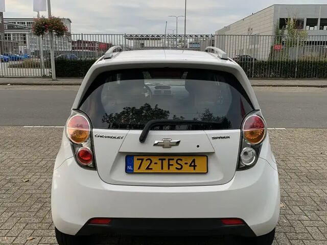 Шевроле Спарк 2012 в Европе на Automoto.ua Белый Шевроле Спарк, объемом двигателя 1 л и пробегом 365 тыс. км за 1577 $, фото 5 на Automoto.ua