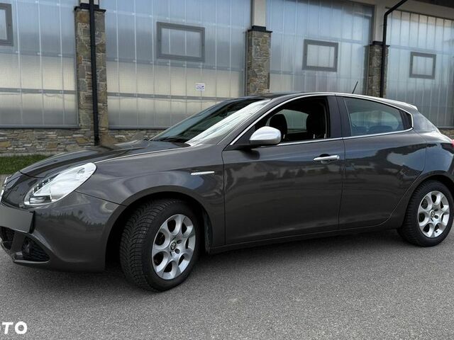 Альфа Ромео Giulietta 2012 у Європі на Automoto.ua Сірий Альфа Ромео Giulietta, об'ємом двигуна 1 л та пробігом 148 тис. км за 5691 $, фото 17 на Automoto.ua