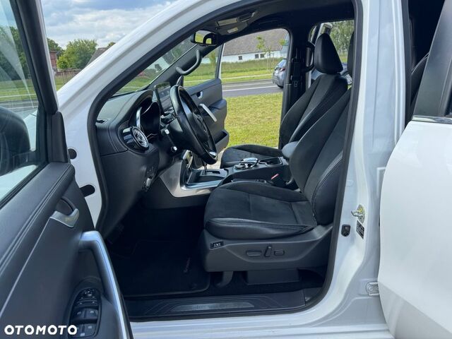 Мерседес X-Class 2018 у Європі на Automoto.ua Білий Мерседес X-Class, об'ємом двигуна 2.3 л та пробігом 85 тис. км за 149000 $, фото 36 на Automoto.ua