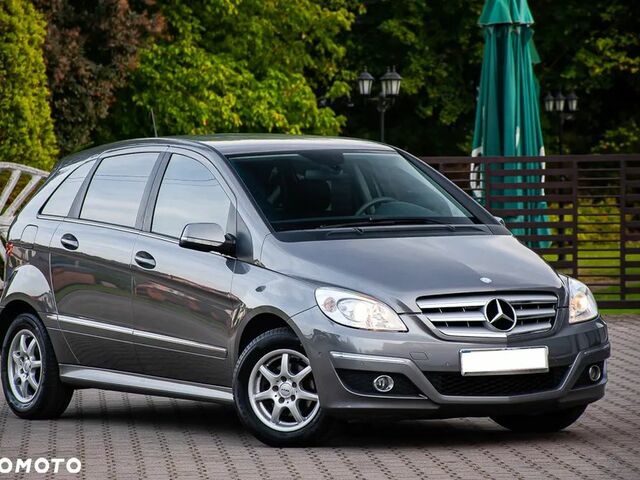 Мерседес Б-класс 2009 в Европе на Automoto.ua Серый Мерседес Б-класс, объемом двигателя 1 л и пробегом 219 тыс. км за 4819 $, фото 7 на Automoto.ua