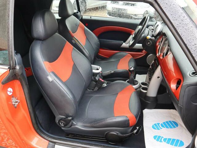 Оранжевый Мини One Cabrio, объемом двигателя 1.6 л и пробегом 240 тыс. км за 3215 $, фото 9 на Automoto.ua