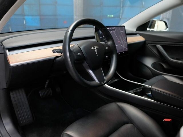 Черный Тесла Модель 3, объемом двигателя 0 л и пробегом 157 тыс. км за 22575 $, фото 11 на Automoto.ua