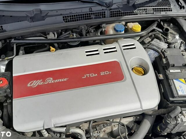 Альфа Ромео Спайдер, объемом двигателя 2.39 л и пробегом 190 тыс. км за 12959 $, фото 12 на Automoto.ua