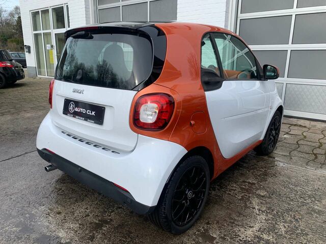 Білий Смарт Fortwo, об'ємом двигуна 1 л та пробігом 74 тис. км за 10753 $, фото 6 на Automoto.ua