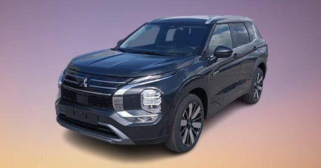 Мицубиси Аутлендер 2025 в Европе на Automoto.ua Серый Мицубиси Аутлендер, объемом двигателя 2.36 л и пробегом 1 тыс. км за 65572 $, фото 2 на Automoto.ua