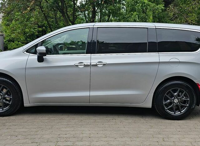 Крайслер Pacifica 2022 у Європі на Automoto.ua Сірий Крайслер Pacifica, об'ємом двигуна 3.61 л та пробігом 87 тис. км за 28766 $, фото 34 на Automoto.ua