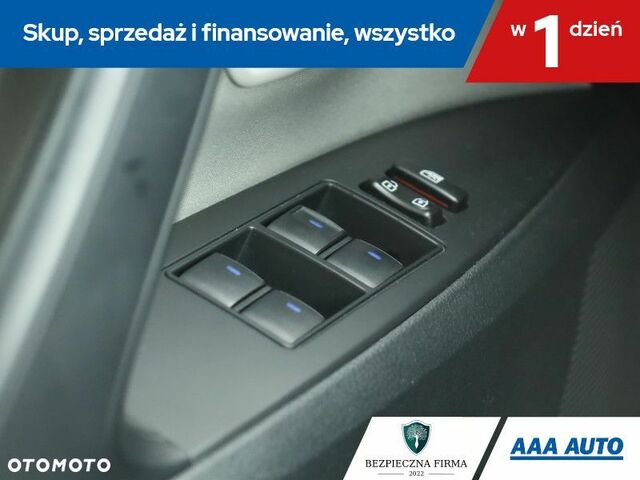 Тойота Авенсіс, об'ємом двигуна 2 л та пробігом 171 тис. км за 9719 $, фото 16 на Automoto.ua