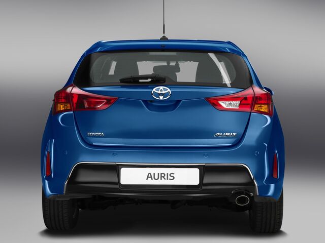 Тойота Аурис, Хэтчбек 2012 - н.в. II 1.4 D MT (90 Hp)