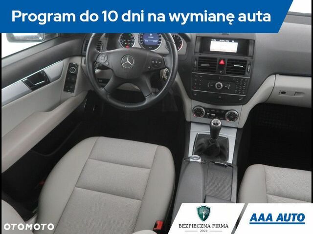 Мерседес Ц-Класс 2008 в Европе на Automoto.ua Черный Мерседес Ц-Класс, объемом двигателя 1 л и пробегом 212 тыс. км за 6538 $, фото 7 на Automoto.ua