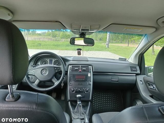 Мерседес Б-класс 2007 в Европе на Automoto.ua Черный Мерседес Б-класс, объемом двигателя 1 л и пробегом 218 тыс. км за 2904 $, фото 10 на Automoto.ua