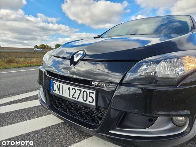 Рено Меган 2010 у Європі на Automoto.ua Чорний Рено Меган, об'ємом двигуна 1 л та пробігом 296 тис. км за 3269 $, фото 6 на Automoto.ua