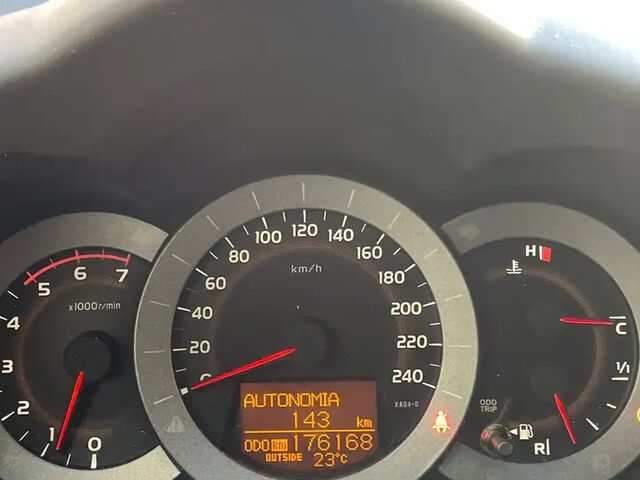 Тойота РАВ 4 2012 у Європі на Automoto.ua Білий Тойота РАВ 4, об'ємом двигуна 2.23 л та пробігом 176 тис. км за 6989 $, фото 7 на Automoto.ua