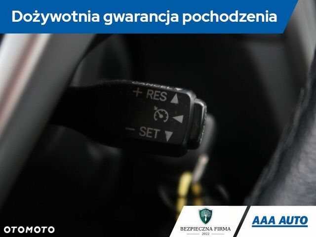 Тойота Авенсіс, об'ємом двигуна 1.8 л та пробігом 159 тис. км за 9935 $, фото 21 на Automoto.ua