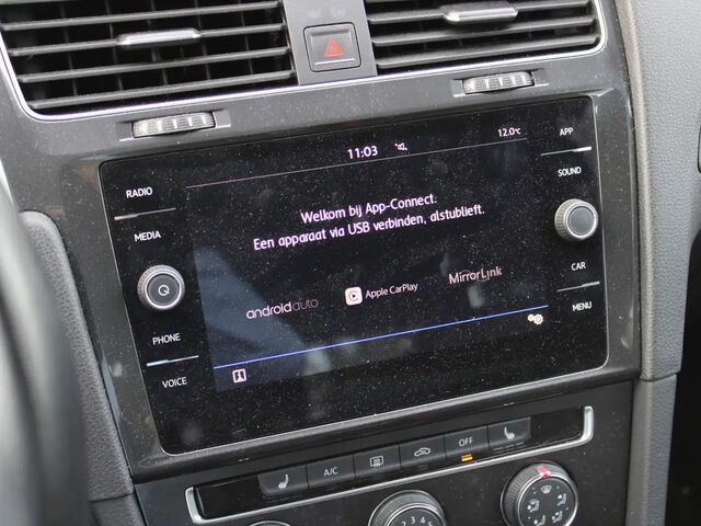 Фольксваген Гольф 2018 в Европе на Automoto.ua Белый Фольксваген Гольф, объемом двигателя 1 л и пробегом 93 тыс. км за 16297 $, фото 9 на Automoto.ua