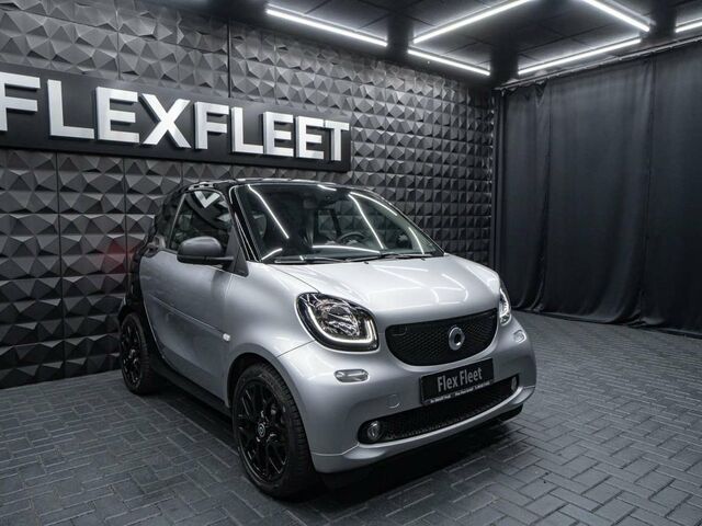 Чорний Смарт Fortwo, об'ємом двигуна 0.9 л та пробігом 64 тис. км за 15158 $, фото 1 на Automoto.ua