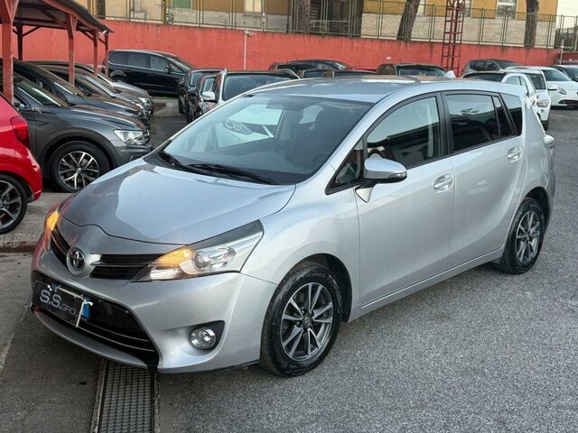 Тойота Версо 2014 у Європі на Automoto.ua Сірий Тойота Версо, об'ємом двигуна 1.6 л та пробігом 139 тис. км за 8500 $, фото 2 на Automoto.ua