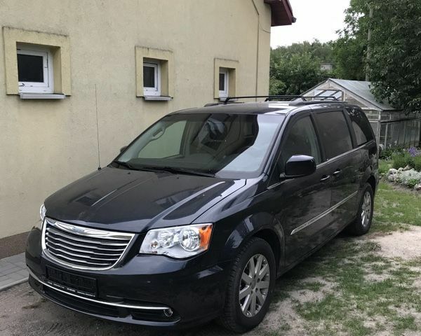 Крайслер Town & Country, об'ємом двигуна 3.61 л та пробігом 291 тис. км за 9698 $, фото 1 на Automoto.ua