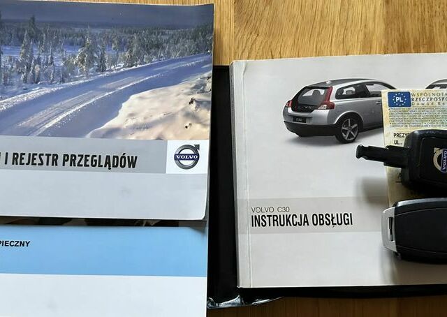 Вольво Ц30, объемом двигателя 1.6 л и пробегом 179 тыс. км за 3780 $, фото 4 на Automoto.ua