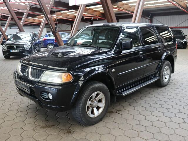 Міцубісі Паджеро 2005 у Європі на Automoto.ua Чорний Міцубісі Паджеро, об'ємом двигуна 2.48 л та пробігом 213 тис. км за 9919 $, фото 1 на Automoto.ua