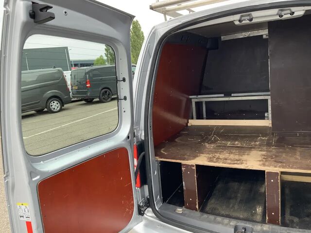 Фольксваген Кадди 2015 в Европе на Automoto.ua Серебряный Фольксваген Кадди, объемом двигателя 1.6 л и пробегом 240 тыс. км за 9595 $, фото 13 на Automoto.ua