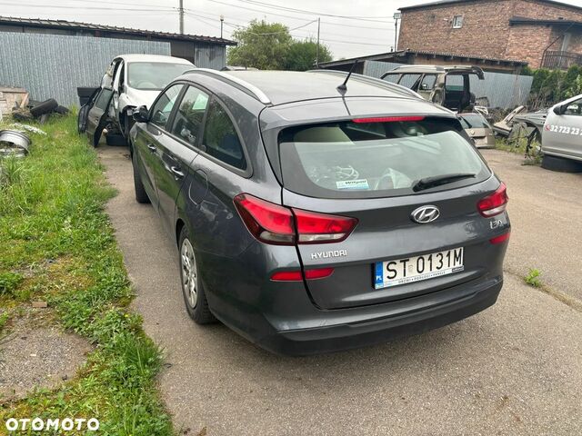 Хендай i30, объемом двигателя 1.58 л и пробегом 165 тыс. км за 5400 $, фото 4 на Automoto.ua