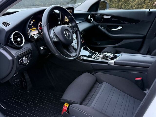 Мерседес Ц-Класс 2015 в Европе на Automoto.ua Белый Мерседес Ц-Класс, объемом двигателя 1 л и пробегом 280 тыс. км за 49900 $, фото 29 на Automoto.ua