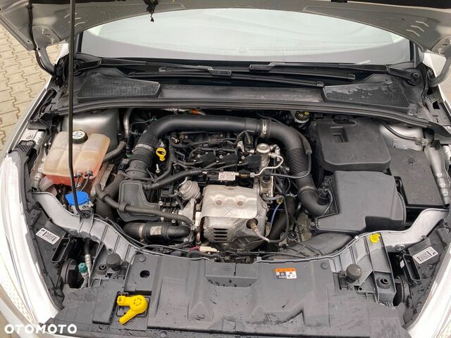 Форд Фокус, об'ємом двигуна 1 л та пробігом 112 тис. км за 8834 $, фото 25 на Automoto.ua