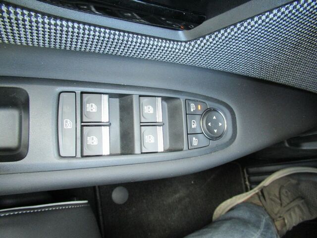 Рено R 4 2025 в Европе на Automoto.ua Зеленый Рено R 4, объемом двигателя 0 л и пробегом 2 тыс. км за 44111 $, фото 4 на Automoto.ua