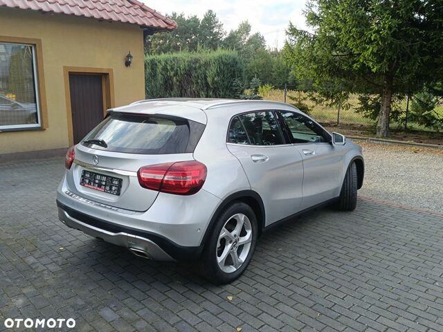 Мерседес ГЛА-Класс 2019 в Европе на Automoto.ua Серый Мерседес ГЛА-Класс, объемом двигателя 1 л и пробегом 88 тыс. км за 20218 $, фото 4 на Automoto.ua