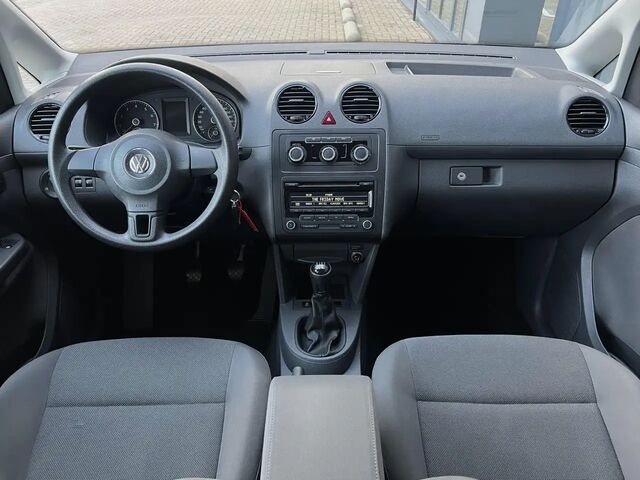 Фольксваген Кадді 2013 у Європі на Automoto.ua Сірий Фольксваген Кадді, об'ємом двигуна 1.2 л та пробігом 93 тис. км за 18640 $, фото 11 на Automoto.ua