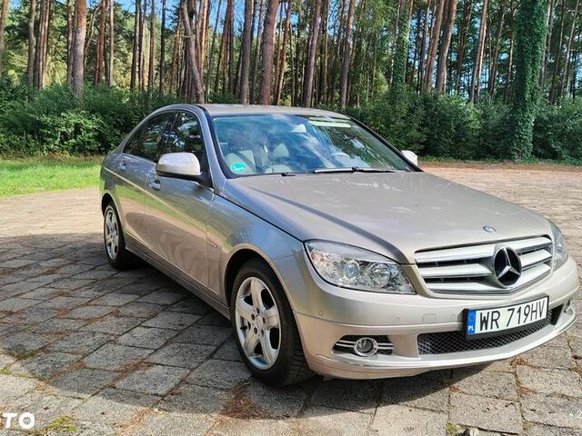 Мерседес Ц-Клас 2007 у Європі на Automoto.ua Сірий Мерседес Ц-Клас, об'ємом двигуна 1 л та пробігом 110 тис. км за 8451 $, фото 2 на Automoto.ua