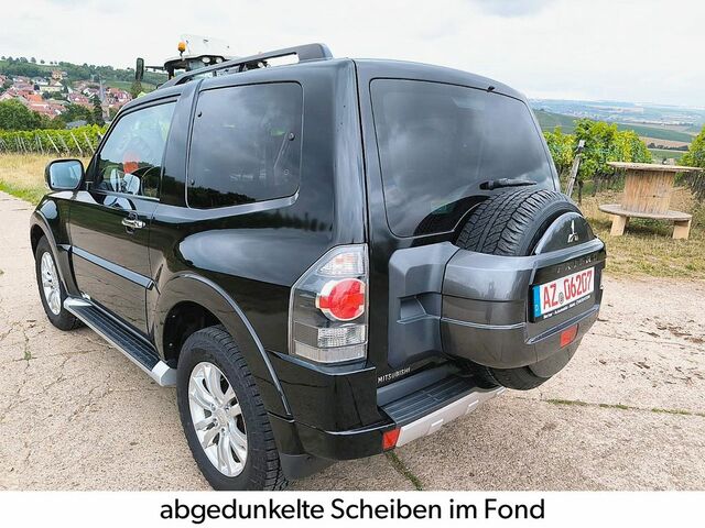 Міцубісі Паджеро 2016 у Європі на Automoto.ua Чорний Міцубісі Паджеро, об'ємом двигуна 3.2 л та пробігом 107 тис. км за 36935 $, фото 5 на Automoto.ua