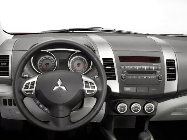 Мицубиси Аутлендер, Внедорожник / Кроссовер 2009 - 2012 II 2,2 DI-D (156 hp) 4WD MT
