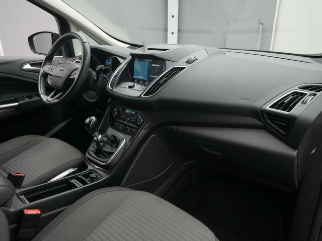 Форд Сі-Макс 2019 у Європі на Automoto.ua Форд Сі-Макс, об'ємом двигуна 1 л та пробігом 99 тис. км за 9900 $, фото 31 на Automoto.ua