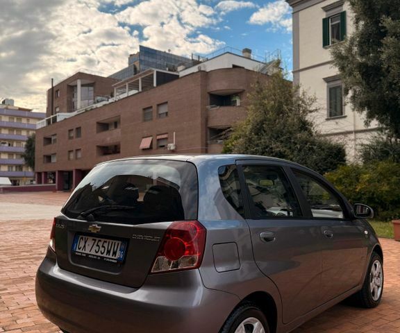 Шевроле Калос 2006 в Европе на Automoto.ua Серый Шевроле Калос, объемом двигателя 1.15 л и пробегом 77 тыс. км за 5891 $, фото 5 на Automoto.ua