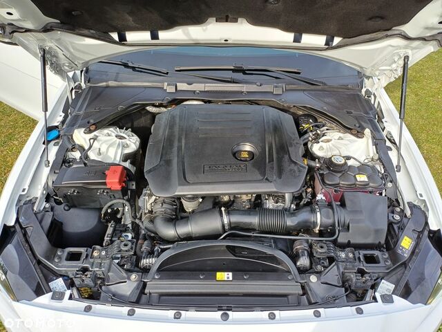 Ягуар XE, об'ємом двигуна 2 л та пробігом 210 тис. км за 14039 $, фото 6 на Automoto.ua