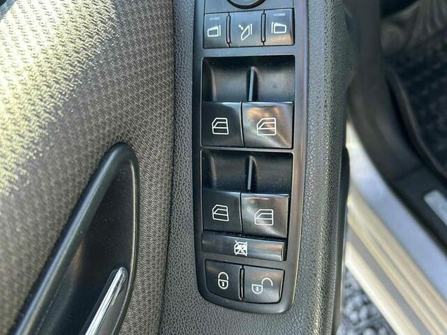 Мерседес Б-клас 2011 у Європі на Automoto.ua Сірий Мерседес Б-клас, об'ємом двигуна 1 л та пробігом 367 тис. км за 4819 $, фото 12 на Automoto.ua