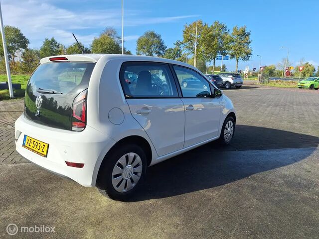 Фольксваген Ап 2019 у Європі на Automoto.ua Білий Фольксваген Ап, об'ємом двигуна 1 л та пробігом 103 тис. км за 10230 $, фото 6 на Automoto.ua