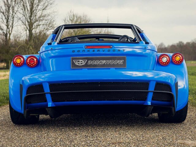 Синий Donkervoort D8, объемом двигателя 2.48 л и пробегом 1 тыс. км за 261614 $, фото 4 на Automoto.ua
