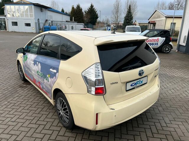 Білий Тойота Prius Plus, об'ємом двигуна 1.8 л та пробігом 389 тис. км за 12269 $, фото 3 на Automoto.ua