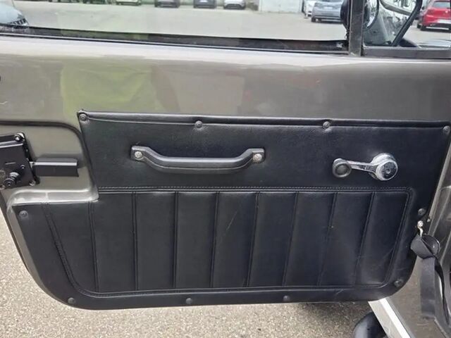 Джип CJ-7 1980 в Европе на Automoto.ua Серый Джип CJ-7, объемом двигателя 4.98 л и пробегом 96 тыс. км за 30270 $, фото 12 на Automoto.ua