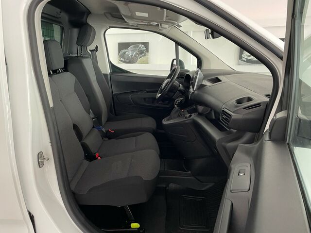 Тойота Proace Verso 2021 в Европе на Automoto.ua Белый Тойота Proace Verso, объемом двигателя 1.5 л и пробегом 112 тыс. км за 10990 $, фото 7 на Automoto.ua