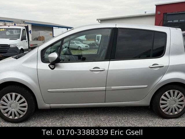 Рено Модус 2008 у Європі на Automoto.ua Срібний Рено Модус, об'ємом двигуна 1.6 л та пробігом 80 тис. км за 1751 $, фото 2 на Automoto.ua