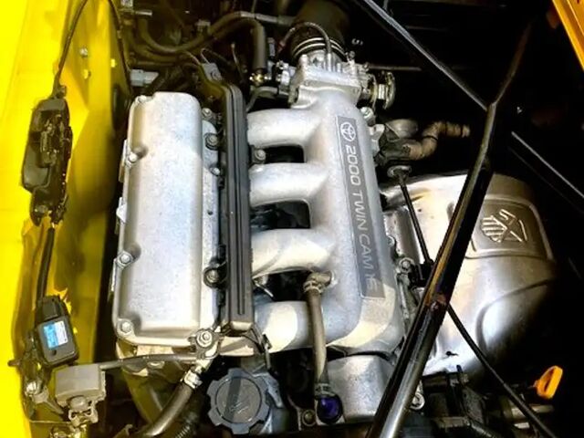 Тойота МР2 1994 в Европе на Automoto.ua Оранжевый Тойота МР2, объемом двигателя 2 л и пробегом 116 тыс. км за 23818 $, фото 6 на Automoto.ua