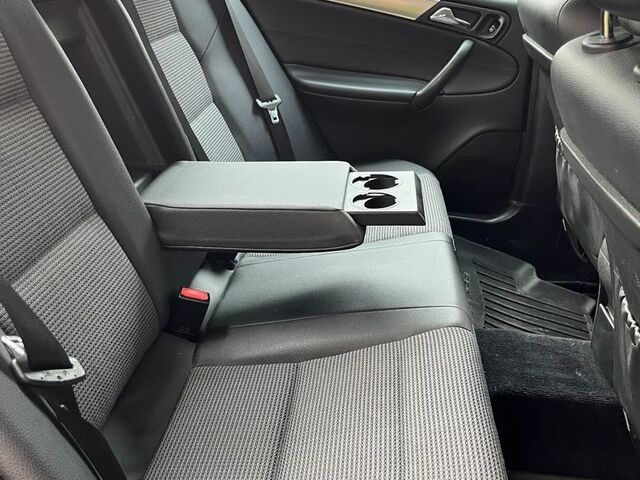 Мерседес Ц-Клас 2007 у Європі на Automoto.ua Сірий Мерседес Ц-Клас, об'ємом двигуна 1 л та пробігом 199 тис. км за 4477 $, фото 7 на Automoto.ua