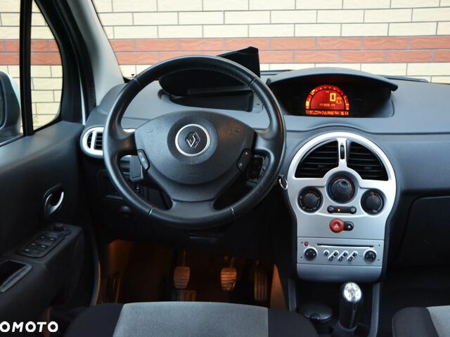 Рено Модус 2009 в Европе на Automoto.ua Белый Рено Модус, объемом двигателя 1 л и пробегом 171 тыс. км за 12800 $, фото 38 на Automoto.ua