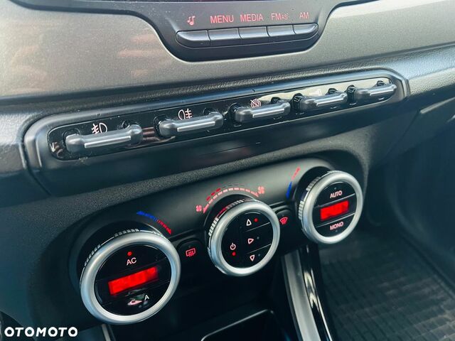 Альфа Ромео Джульетта 2011 в Европе на Automoto.ua Серый Альфа Ромео Джульетта, объемом двигателя 1 л и пробегом 145 тыс. км за 6538 $, фото 18 на Automoto.ua