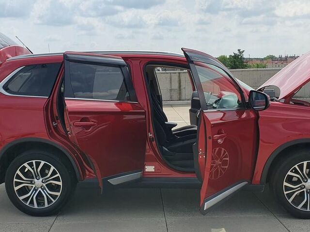Мицубиси Аутлендер 2016 в Европе на Automoto.ua Мицубиси Аутлендер, объемом двигателя 2.27 л и пробегом 141 тыс. км за 74000 $, фото 27 на Automoto.ua